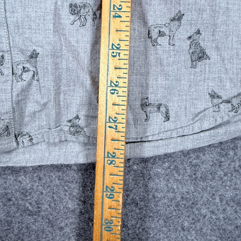 The North Face Mens Gray Wolf Print Short Sleeve Button Up Shirt Medium Hiking